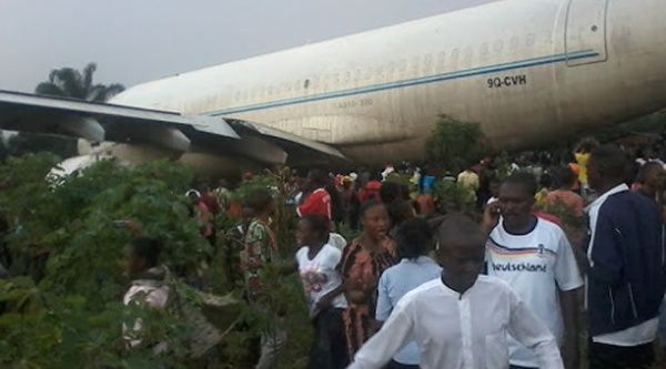 В Конго сразу после взлета рухнул военный самолет: не выжил никто, среди погибших граждане Украины- кадры