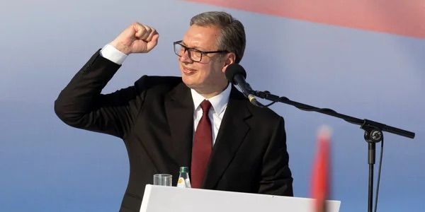 Будут санкции против РФ: оппозиция разгромно побеждает партию Вучича на выборах в Сербии
