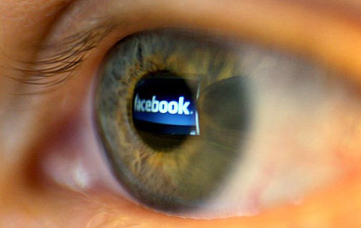 В Facebook следили за людьми с помощью "лайков"