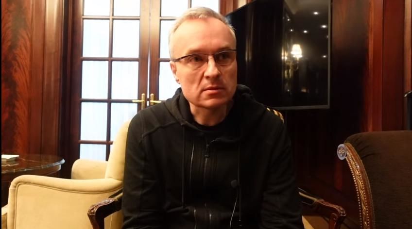 Вице-президент "Газпромбанка" Волобуев, уехавший из России в Украину, заплакал, вспомнив обстрелы Ахтырки