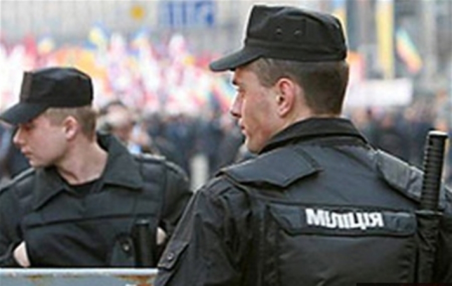 Киевская милиция задержала женщину с коробкой взрывчатки
