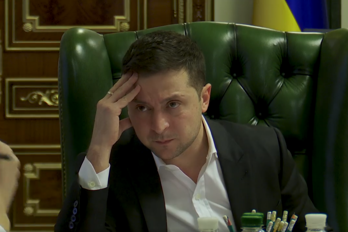 Уставший взгляд президента Украины на совещании с Гончаруком показал, насколько все серьезно