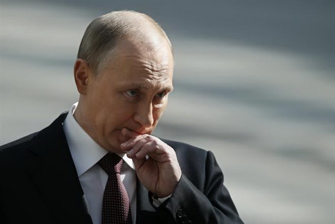 "Путин 18 февраля 2017 года Минск фактически похоронил, два года "минской заморозки" закончились", - журналист Андрей Дихтяренко