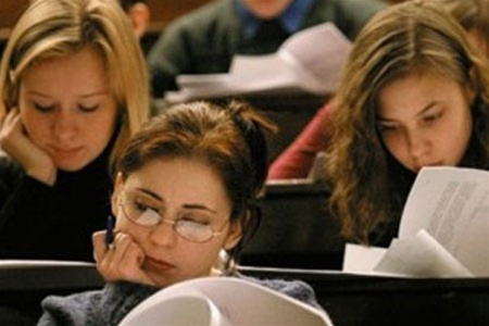 Минфин Украины предлагает отменить стипендии в учебных заведениях