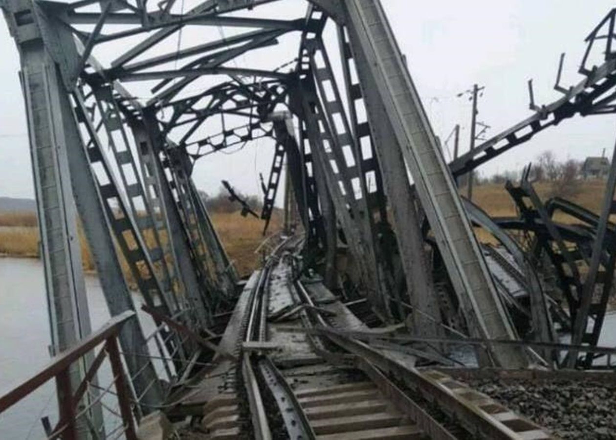Украина усилила блокаду аннексированного Крыма – повреждены ж/д мосты