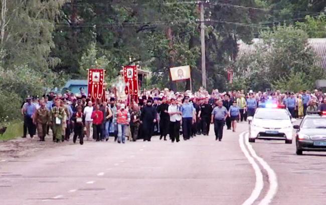 "Никаких ходов!" - Националисты с "ОУН" установили лагерь с целью не пустить Крестный ход в Киев