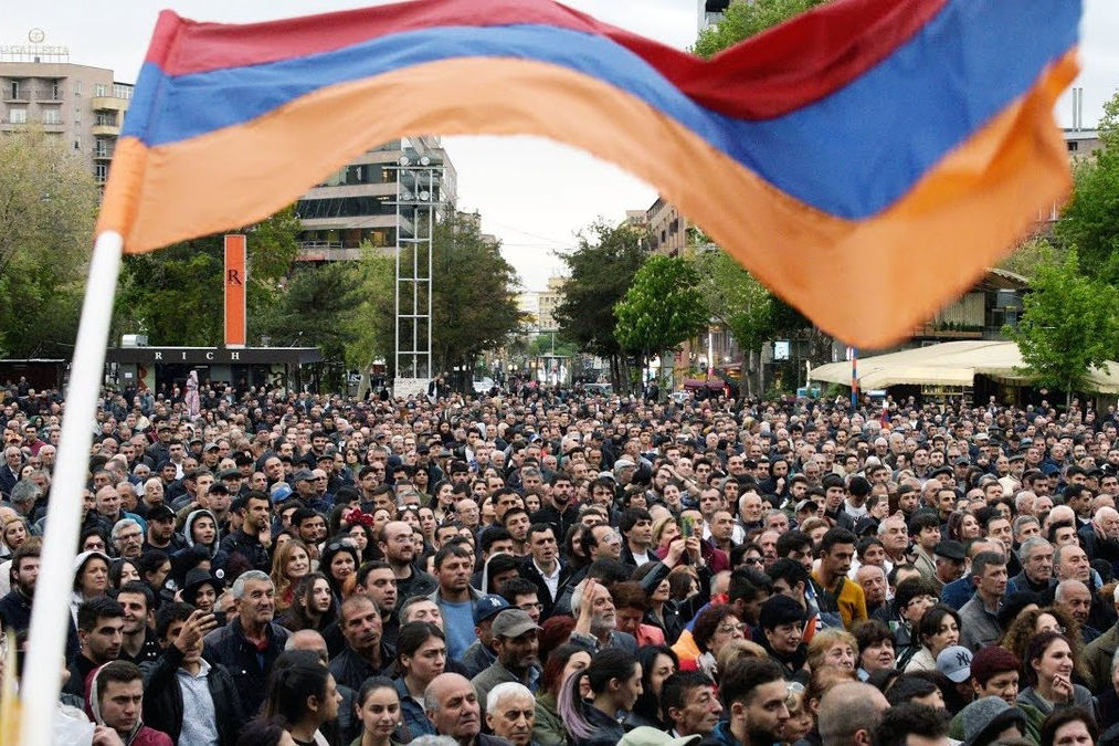 ”Прощавай, Росіє”: у Єревані багатотисячний мітинг за розрив відносин із Москвою
