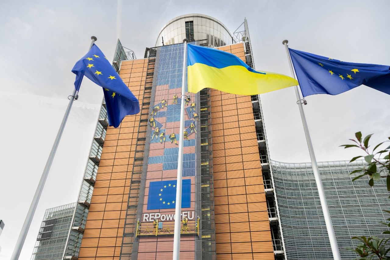 Евросоюз направил очередной транш от российских активов Украине по новой схеме