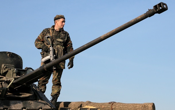 Полторак сообщил о высокой вероятности активизации боевых действий на Донбассе