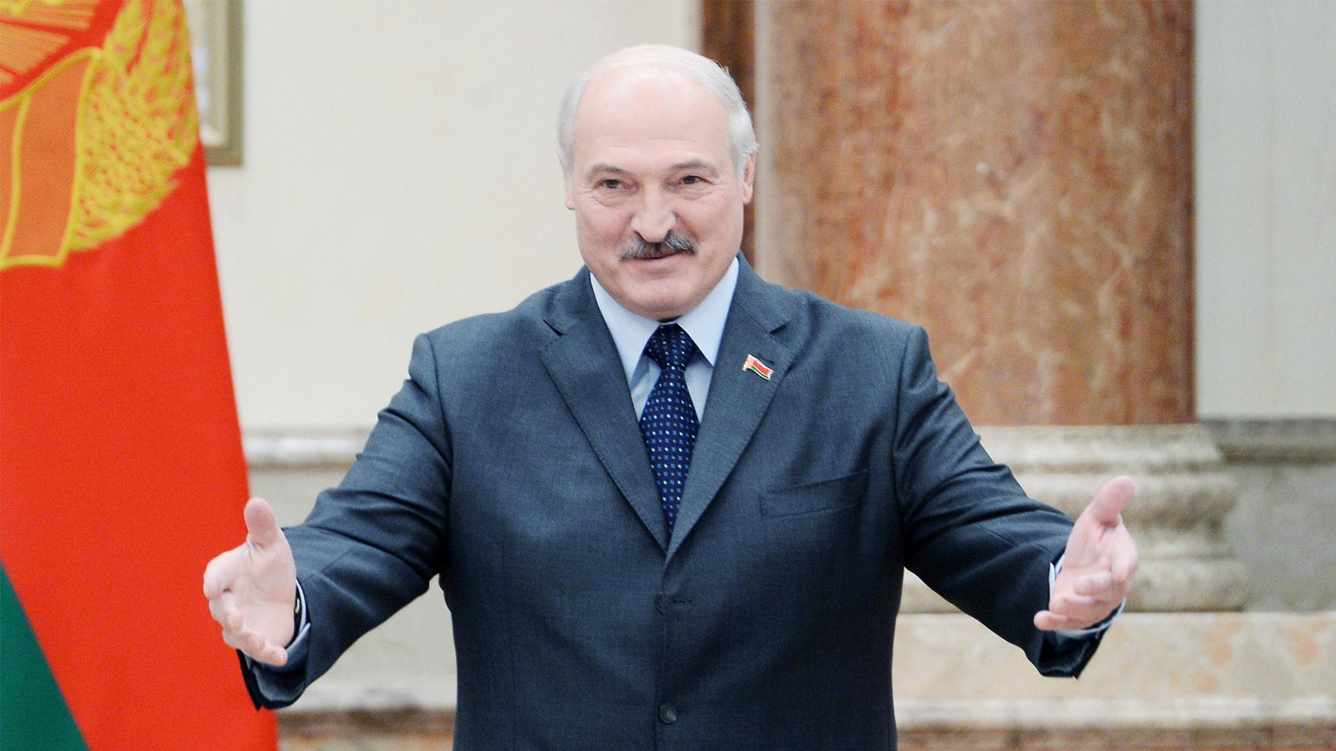 "Всех вылечит", - Лукашенко назвал универсальный метод борьбы с коронавирусом