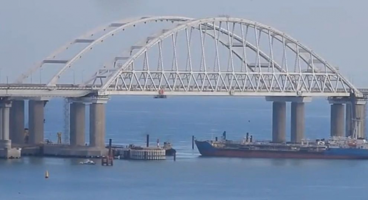 Россия останавливает проход кораблей в Керченском проливе:что известно