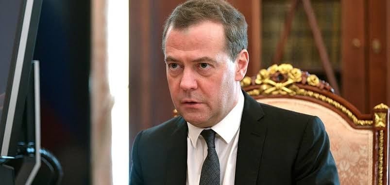 Медведев пригрозил сделать из Армении "новую Украину"