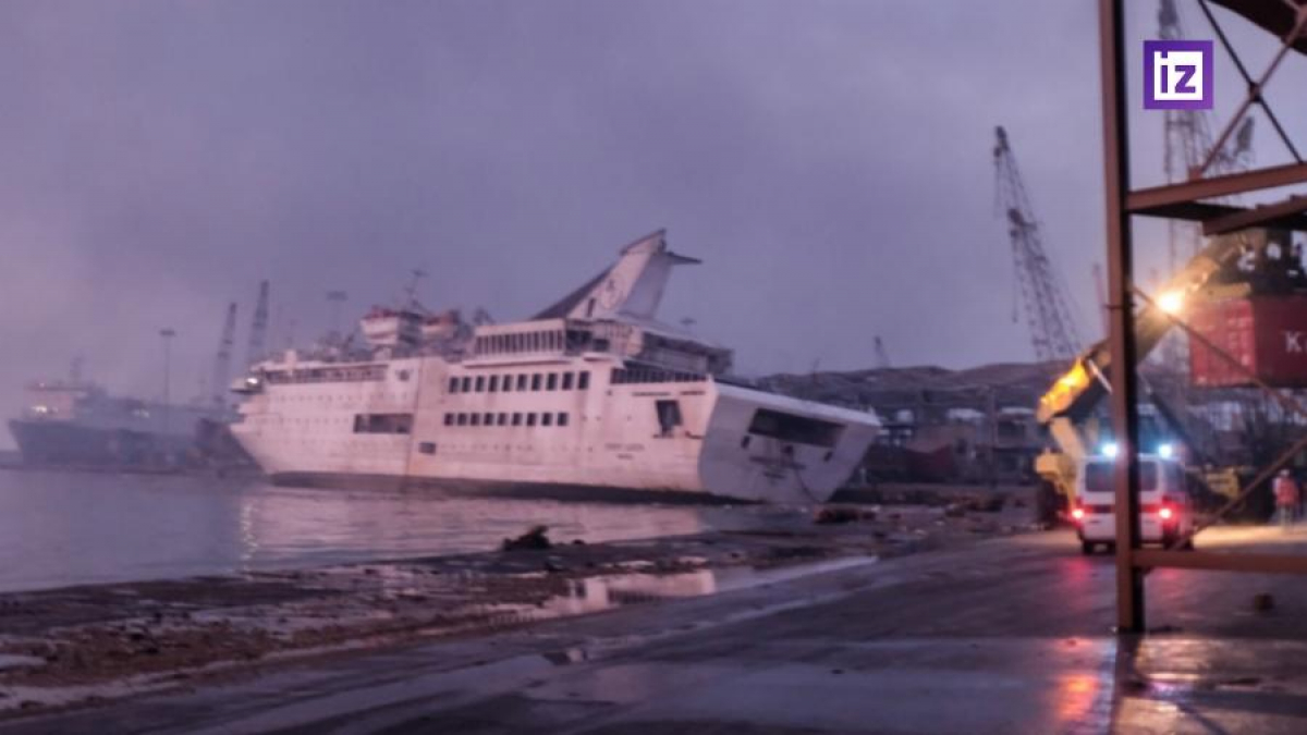 Взрыв в Бейруте потопил круизный лайнер Orient Queen: после повреждений корабль пошел ко дну