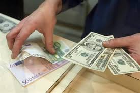 Курс доллара в украинских обменниках вырос до 16,29 грн/долл