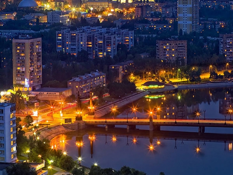Жители Донецка наслаждаются тишиной в ночь накануне выборов в ВР