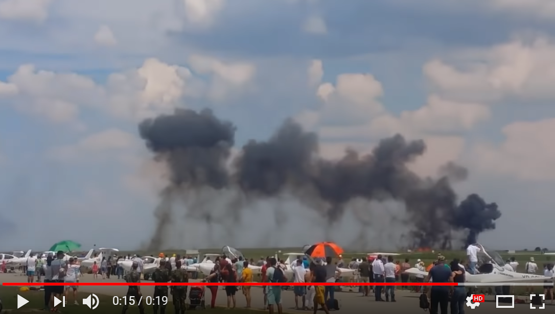 В Румынии рухнул и взорвался истребитель "МиГ-21": пилот погиб, опубликовано видео