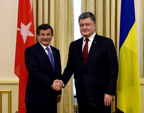 Порошенко: Благодарен премьер-министру Турции Давутоглу за поддержку Украины и готовность участия в формате Женева+
