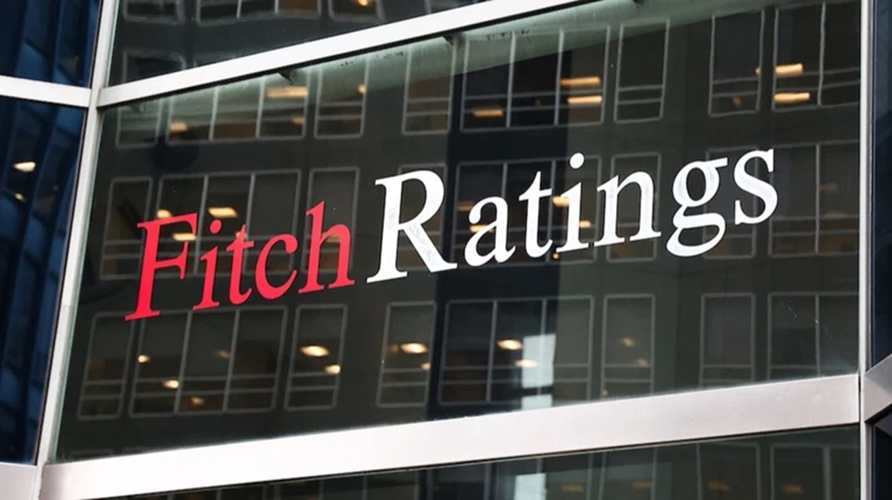 Больше нет ограниченного дефолта: Fitch повысил кредитный рейтинг Украины