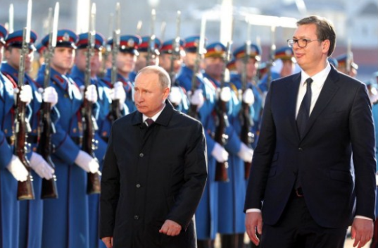 Путин своим новым фото вызвал настоящий фурор в Сети: "Наполеон-то наш все ниже и ниже"