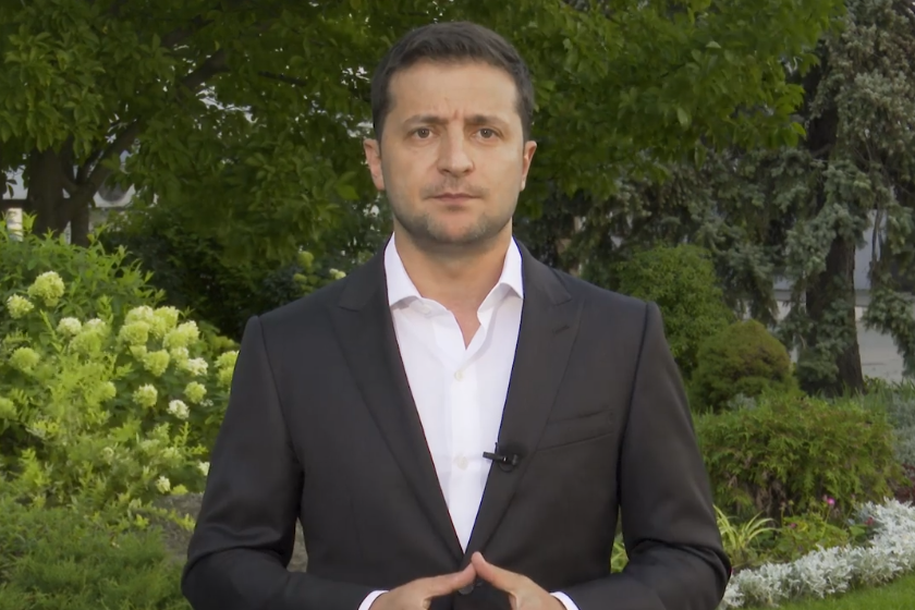 Зеленский выступил со срочным обращением к украинцам во всех уголках мира: видео
