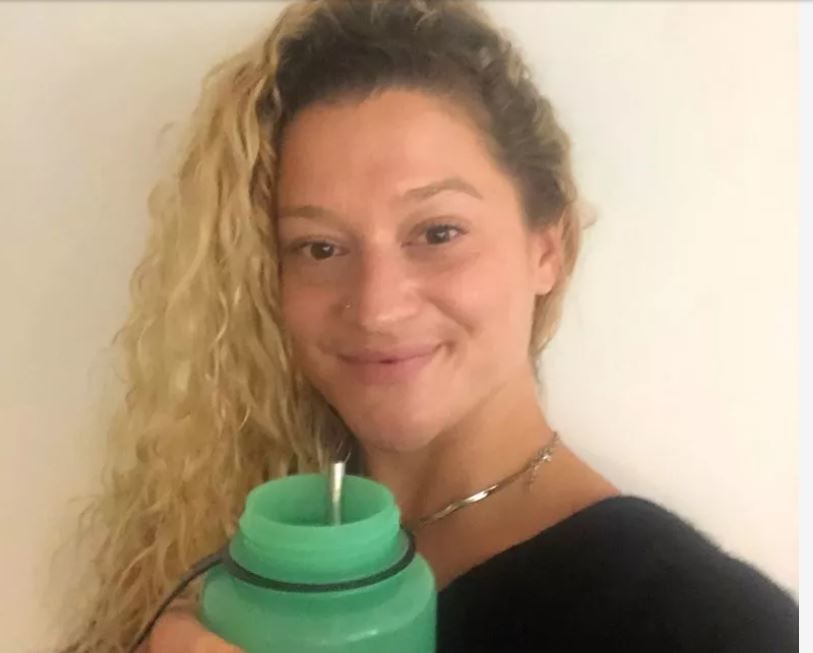 Женщина шесть недель пила 2,7 литра воды, чтобы улучшить кожу: результаты ее потрясли