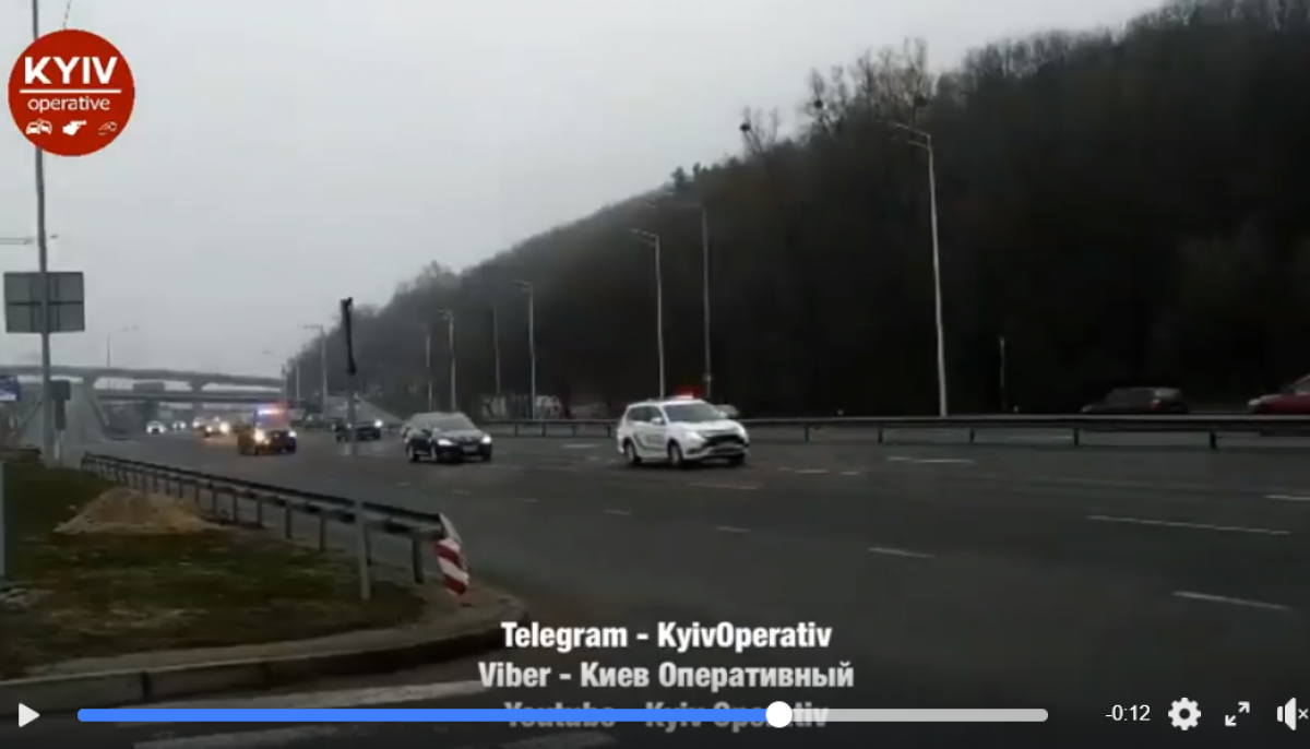 Не Зеленский: СМИ узнали, из-за чьего кортежа перекрыли дорогу в Киеве, и разозлили Сеть - видео