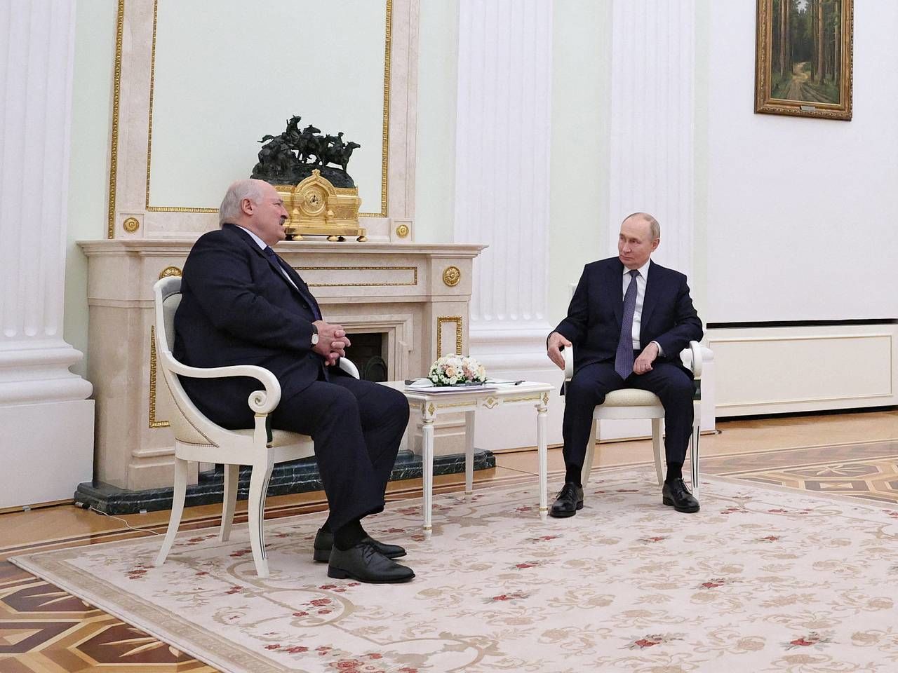 "Начинают душить, от нас не отстанут", – Лукашенко проговорился, что он и Путин "на грани выживания"