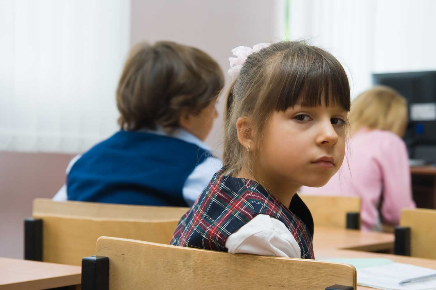"Донецким и луганским детям надо дать больше прав на получение нормального образования в Украине", - эксперт