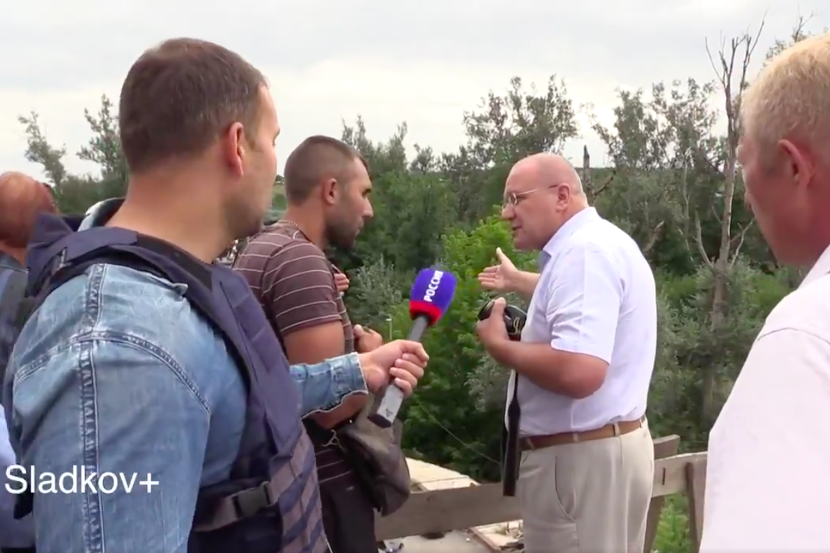 ​Переселенец красиво "заткнул" пропагандистов РФ в Станице Луганской: "Это территория Украины! Запомните!"