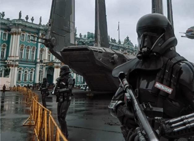 Массовые протесты в России:"Роботы-ОМОНовцы" вышли на улицы Санкт-Петербурга
