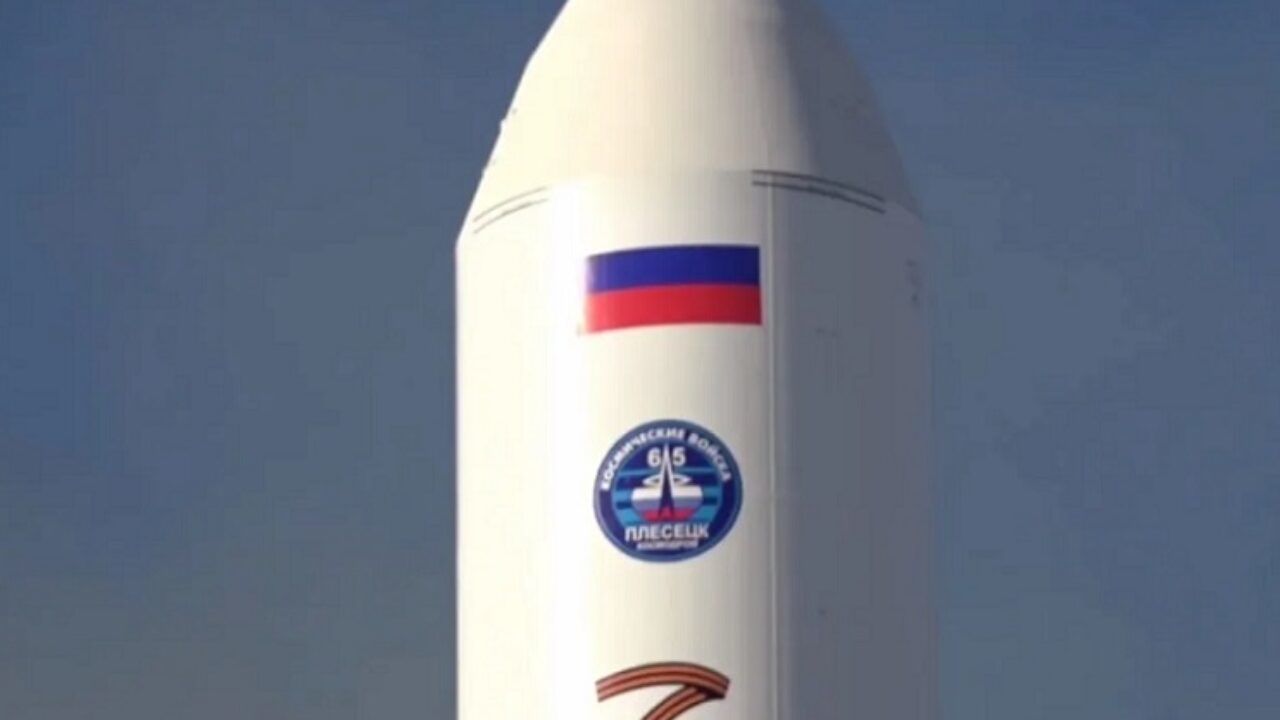 ​Символ Z – это синоним эпических неудач: российский военный спутник "умер" в космосе