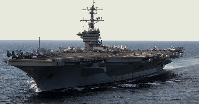 Американский авианосец "Карл Винсон" против боевиков "ИГ": счет в пользу США?