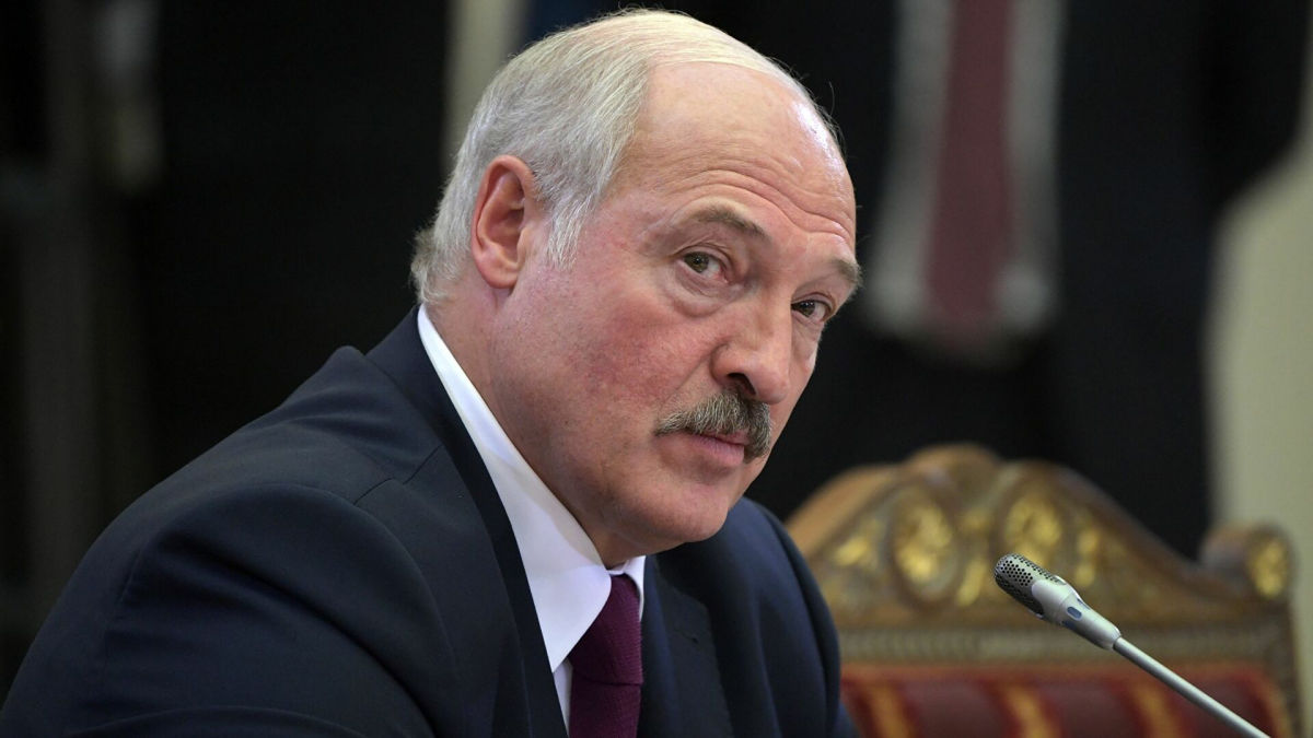 Лукашенко придумал способ, как удержать белорусов на родине и предложил неожиданный источник дохода 