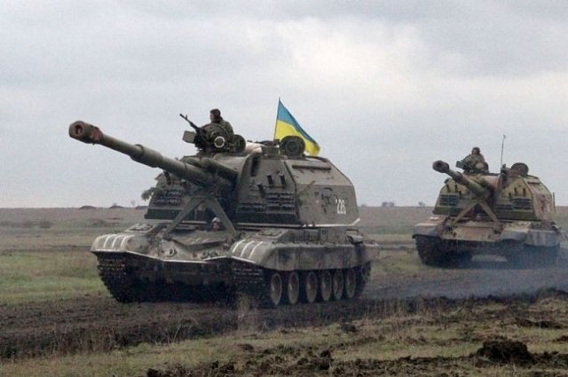 На окраине Горловки ведется тяжелый бой: работает артиллерия и минометы