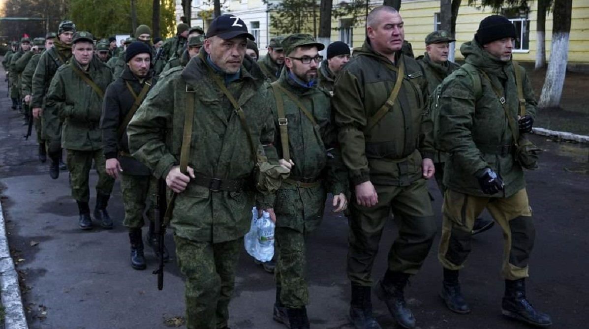 В РФ ЖКХ-должников отправят на фронт - уже готовят списки для военкоматов