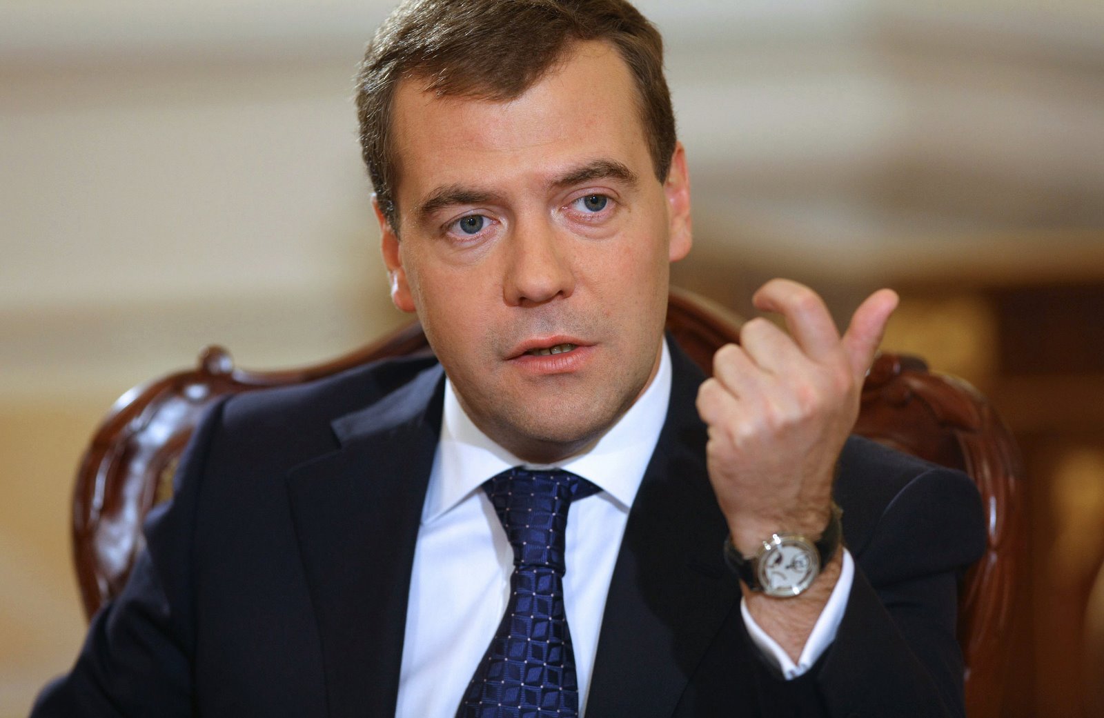Медведев напомнил о праве украинцев самостоятельного выбора места жительства и языка общения