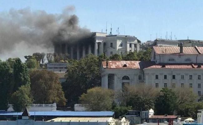 Туристів із Криму як вітром здуло після удару по штабу флоту РФ: стало відомо, скільки відпочивальників залишилося