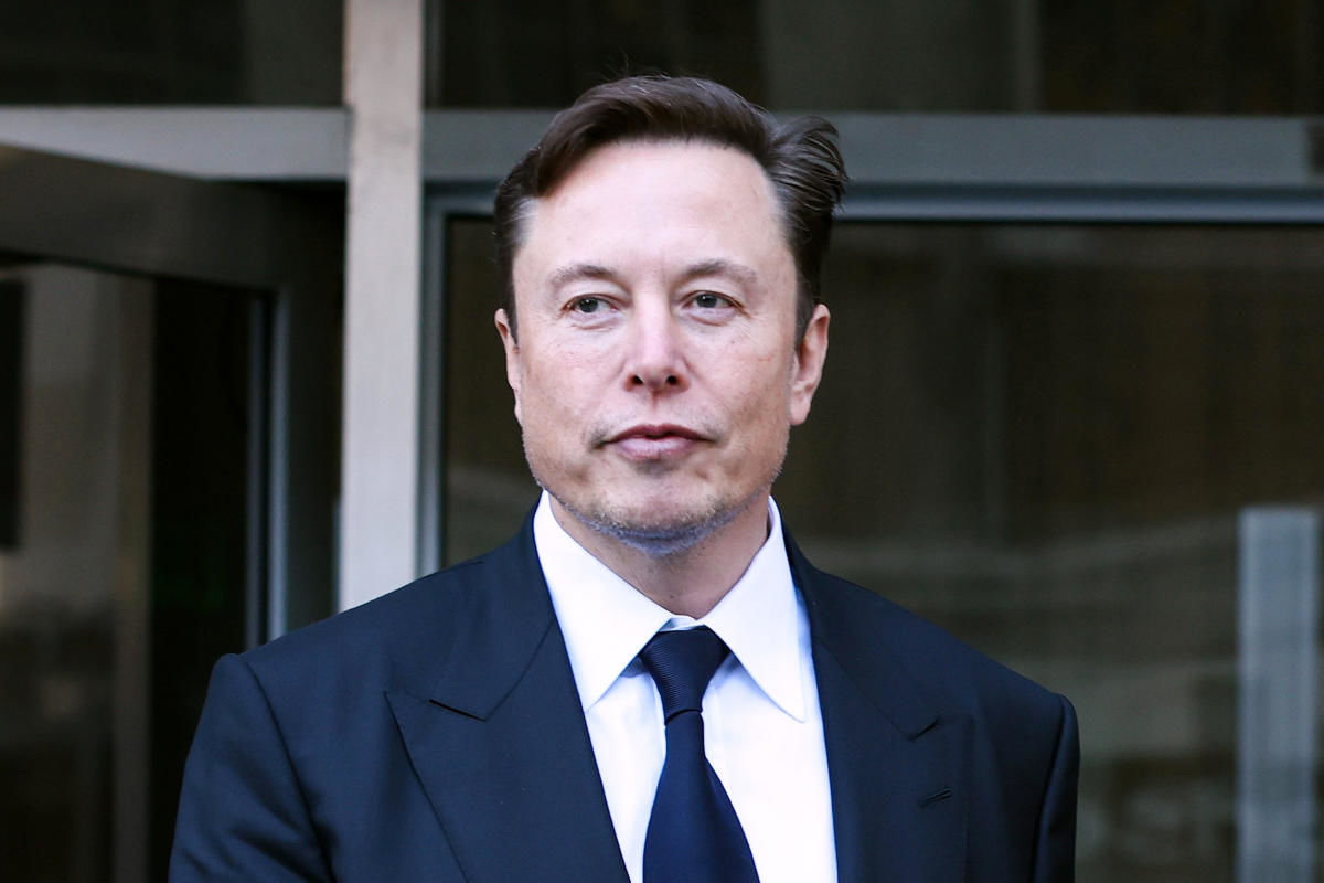 Маск после перепалки с Сикорским дал обещание по Starlink для Украины