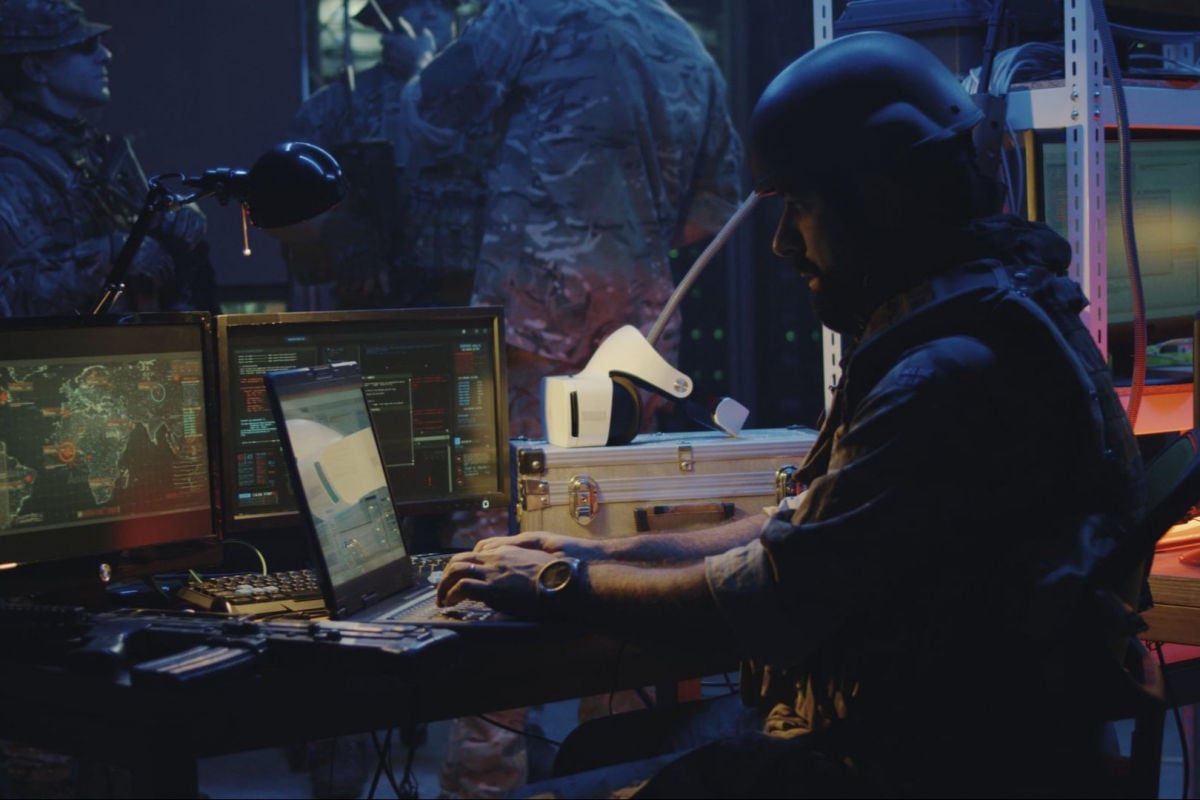 ​“Как аэропорт Ньюарк на стероидах”, - внука генерала Паттона впечатлил дроновый центр ВСУ