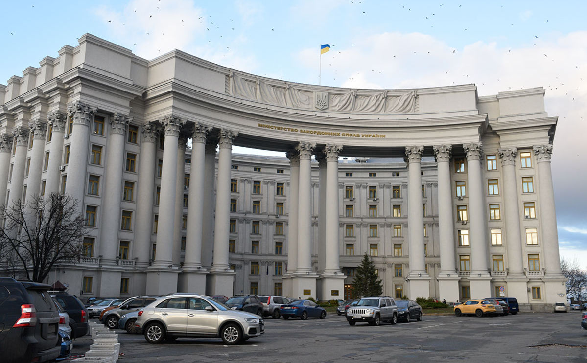 ​В МИД Украины прокомментировали отъезд семей российских дипломатов