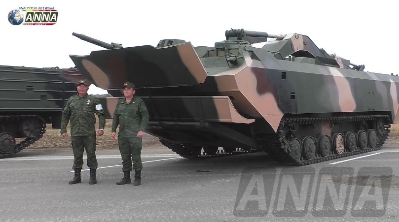 Боевики "ЛНР" повеселили Сеть "уникальной" боевой машиной: фото плавающего БТР