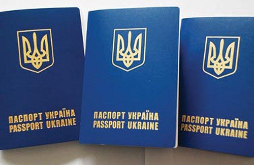 В Херсоне "сдают" ФСБшникам России крымчан, приехавших за биометрическим паспортом, — блогер