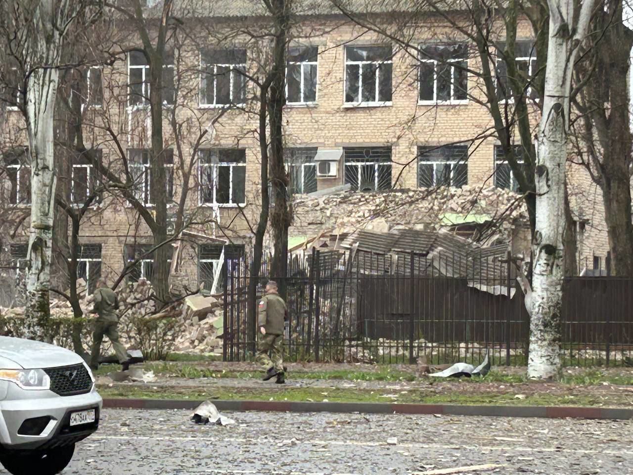 В Мелитополе у оккупантов "прилет" в здание Службы госбезопасности – есть "200-е" офицеры-коллаборанты