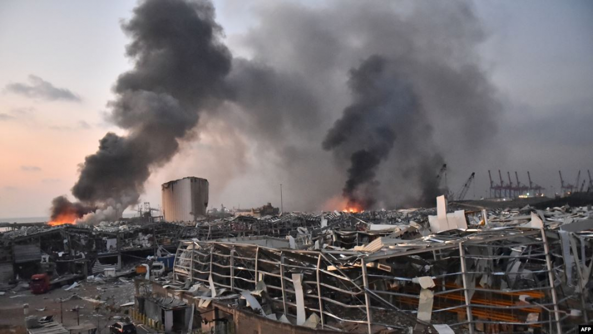 Президент Ливана Мишель Аун назвал новые версии взрыв в Бейруте: "Ракета, бомба или что-то другое"