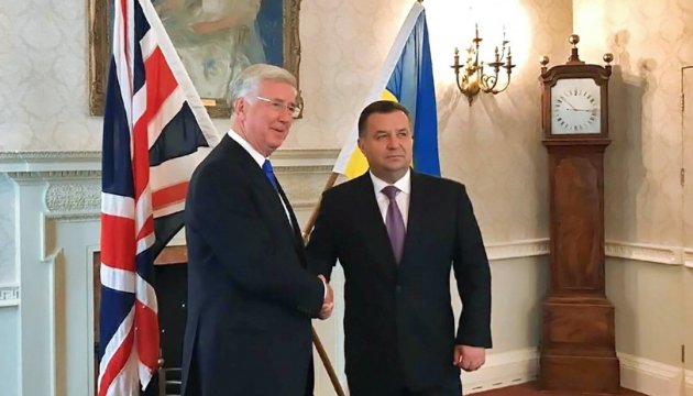 Украина имеет уникальный опыт противостояния гибридным угрозам, тогда как Великобритания поможет ВСУ своим опытом и знаниями, - глава Минобороны Британии Ланкастер