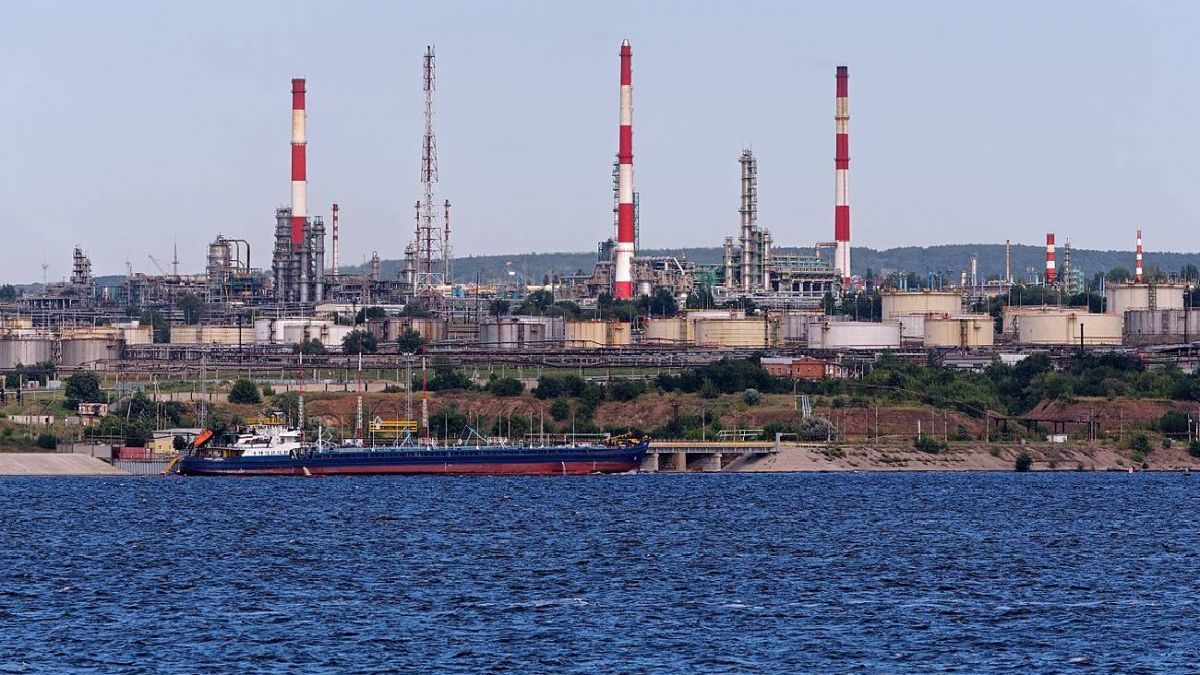 ​Второй раз за три дня: Саратов снова под атакой беспилотников – в Сети появились кадры