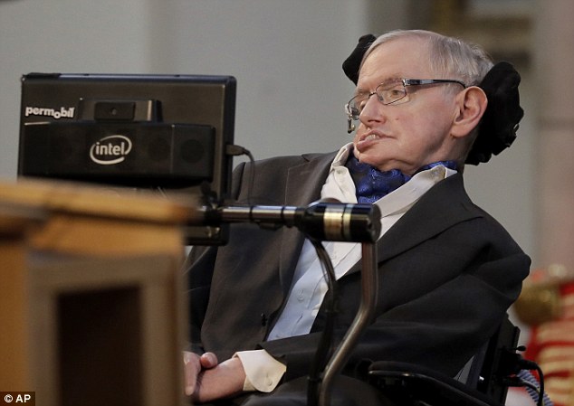 Известный ученый, 75-летний Хокинг, прикованный к инвалидному креслу, готовится отправиться в космос