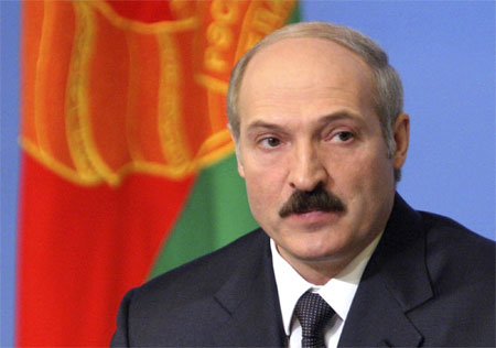 Александр Лукашенко перенес операцию из-за старой хоккейной травмы