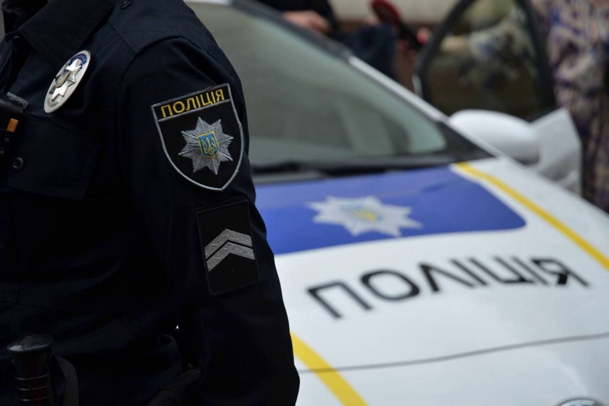 Обзывал патрульных и обещал "пулю в лоб" - в СМИ попало видео задержания священника УПЦ МП на Буковине