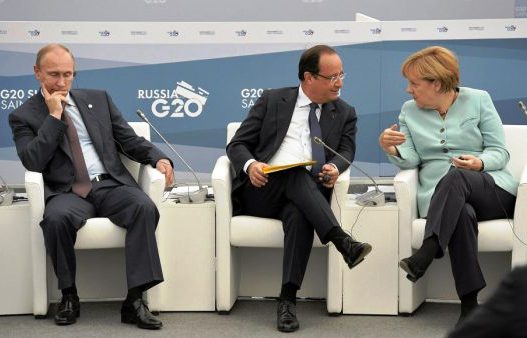 Путин, Меркель и Олланд провели телефонный разговор о минских договоренностях и Украине